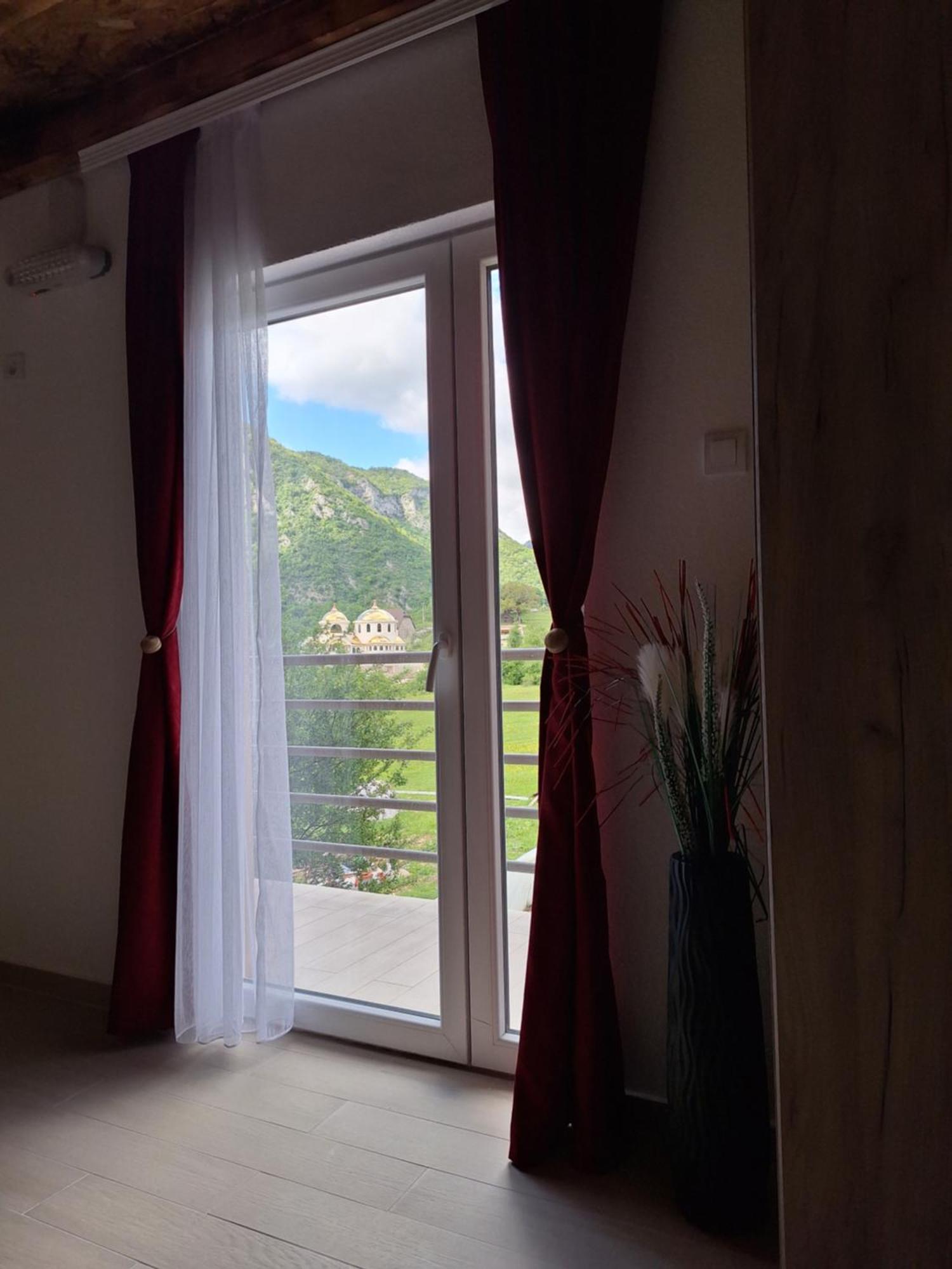 Apartmani Lena Pluzine Exterior photo