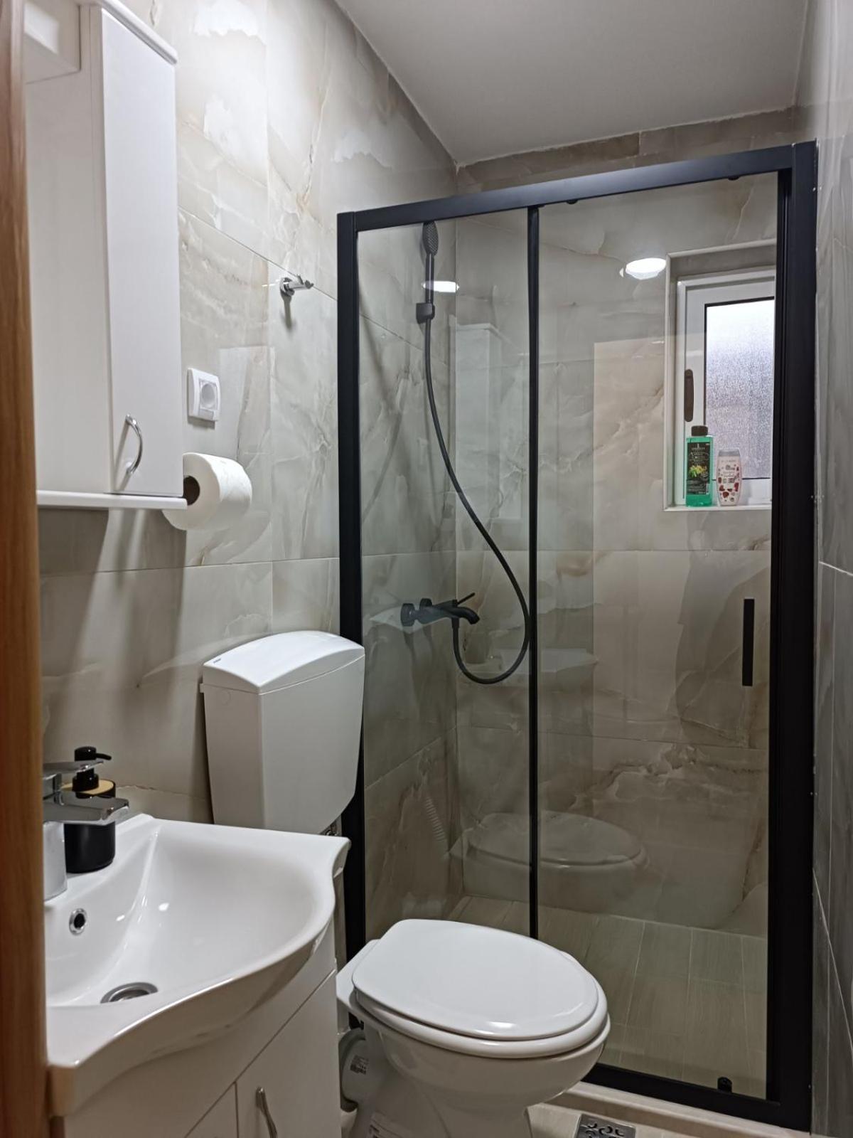 Apartmani Lena Pluzine Exterior photo